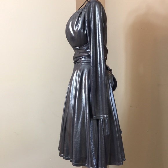 STUNNING Halston Heritage Plunging V-Neck Gray Metallic Long Sleeve Dress - Picture 8 of 12